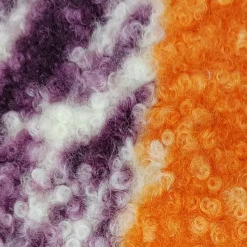 Medium-curl lamb fleece